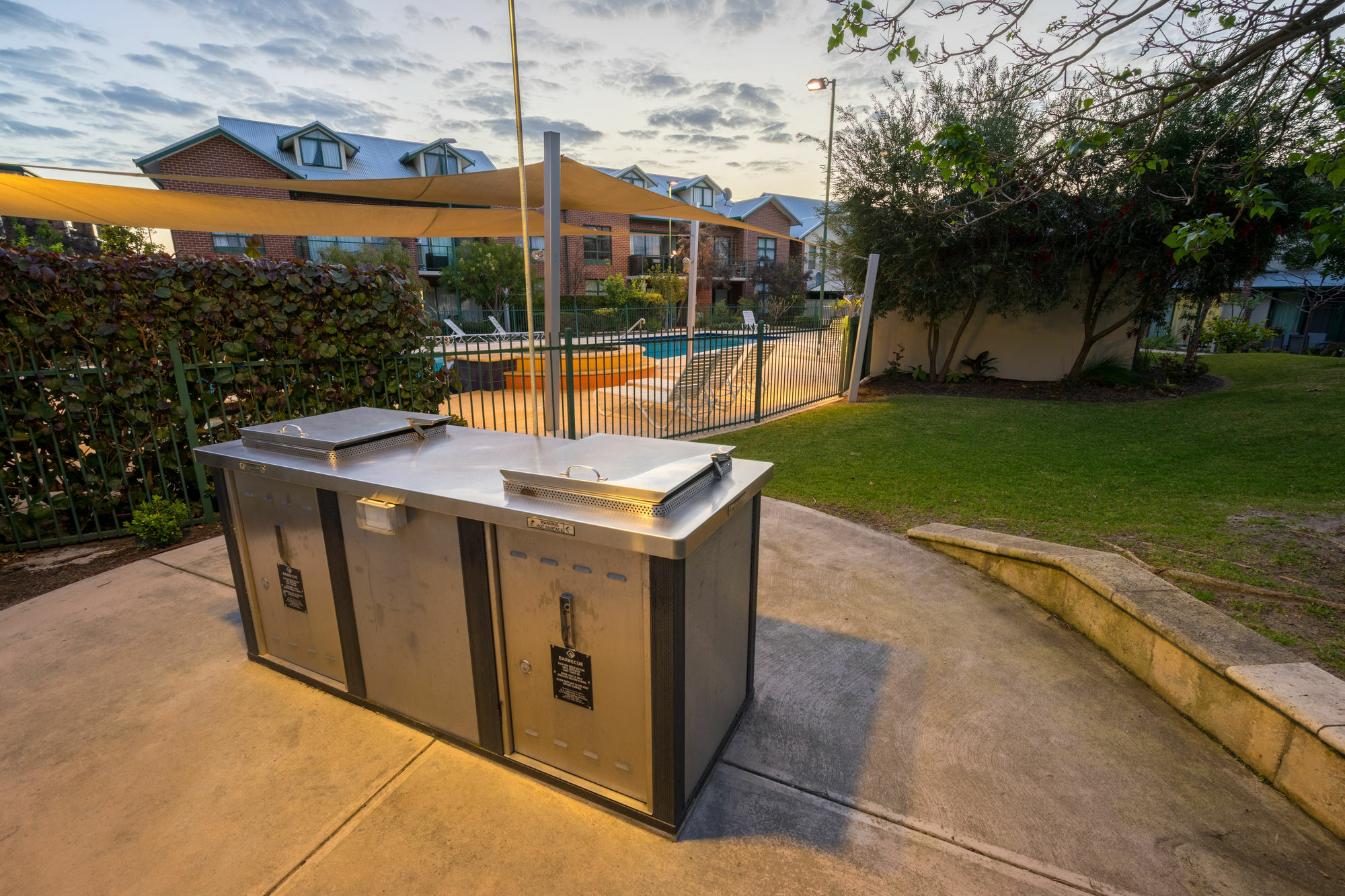 Perth Ascot Central Apartment Hotel Official Kültér fotó